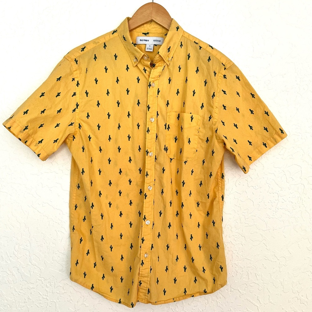 Old Navy Womens M Button Up Short Sleeve Cactus Print Shirt Classic Travel